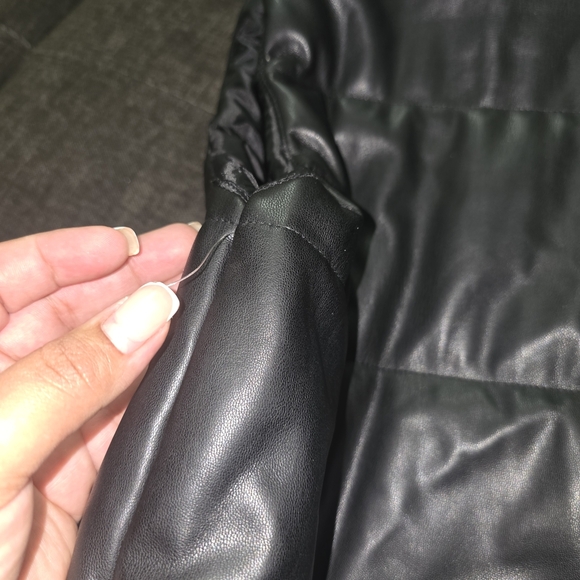 Kensie Girl Black Puffer Vest - Picture 10 of 10